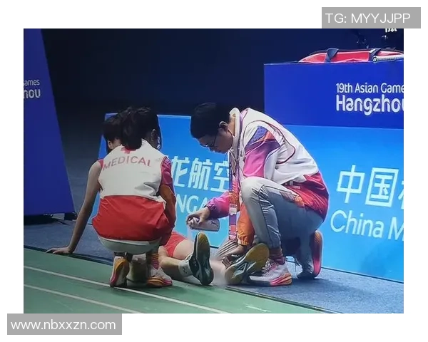 杭州亚运会羽毛球队展现卓越团队协作精神与拼搏精神的精彩表现